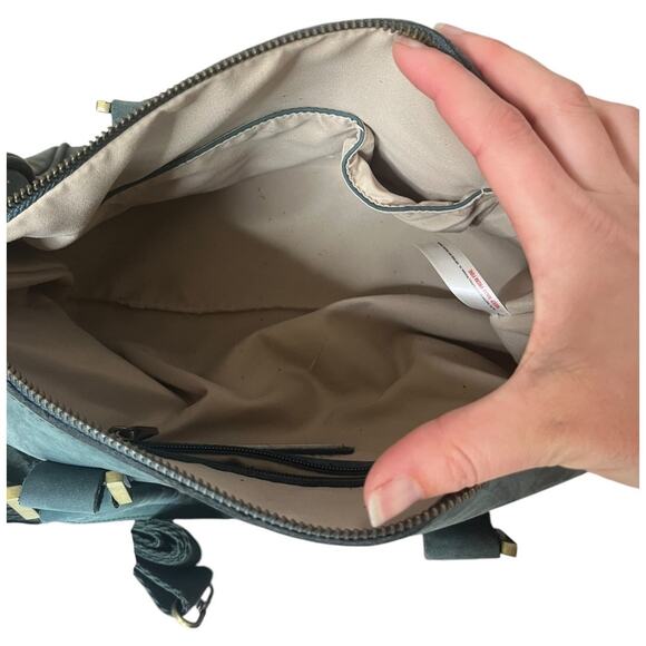 Jesslyn Blake Urban Outfitters green cow skin leather bag with detachable strap - Picture 8 of 12